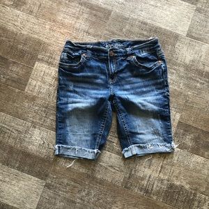 Ariya Bermuda shorts